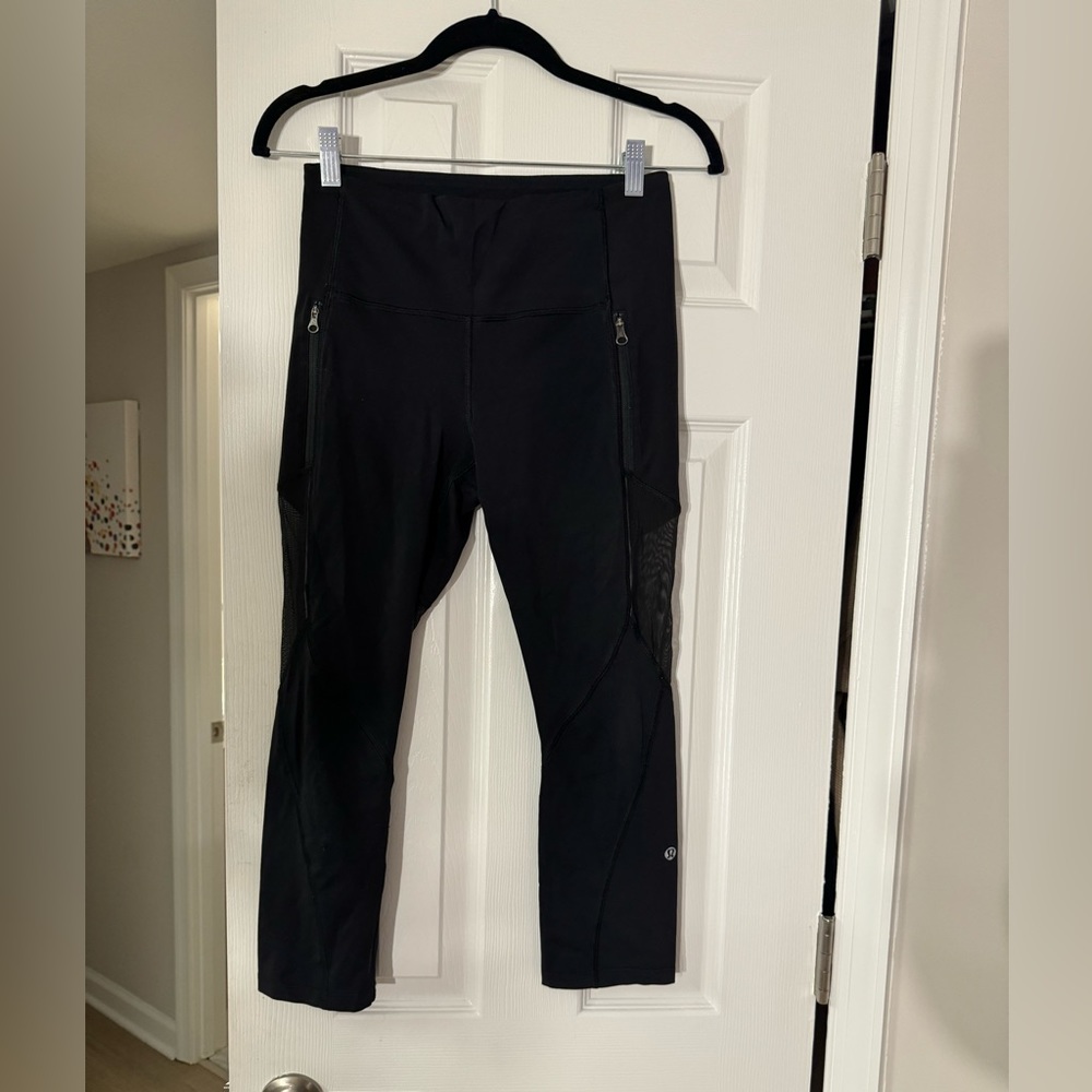 Lululemon Black Mesh Panel Cropped Leggings